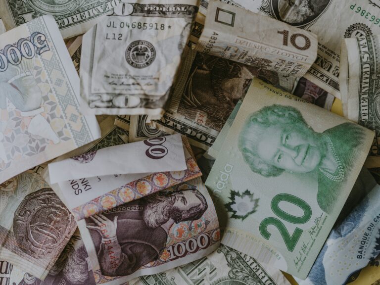 ile to jest 10 dolarów w złotówkach