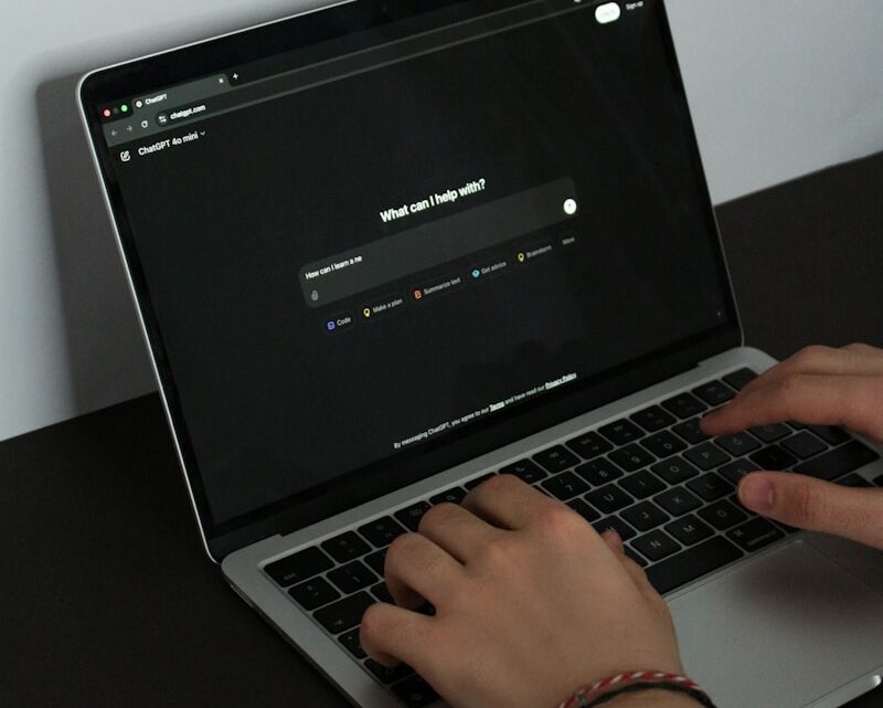 Jak skutecznie pisać prompty do ChatGPT, aby uzyskać najlepsze wyniki? Przewodnik dla początkujących i zaawansowanych użytkowników AI