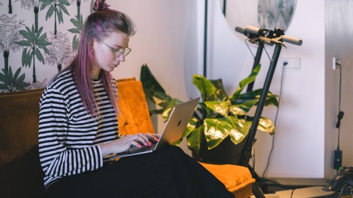 Jak przygotować się do pracy zdalnej? Niezbędny sprzęt i wskazówki dotyczące organizacji