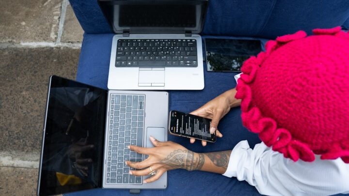 Jak wypłacić pieniądze z bankomatu Blikiem bez użycia karty? Instrukcja krok po kroku