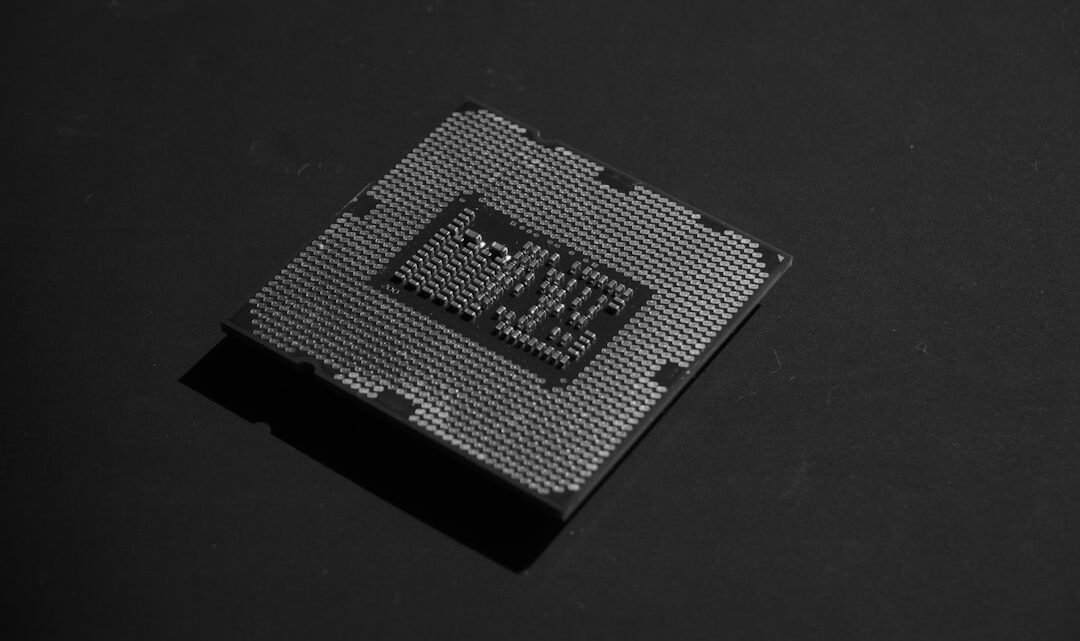 Wszystko o procesorach Intel vs AMD: Który wybrać do gier i pracy?