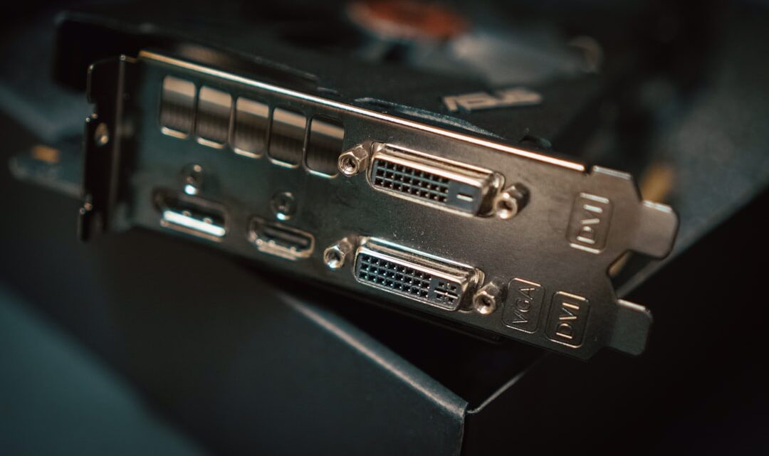 Komputery: Jak sprawdzić, czy karta graficzna jest kompatybilna z płytą główną?