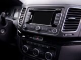 black and silver car stereo