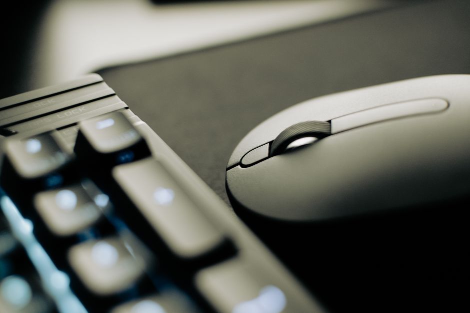 Bluetooth w myszce i klawiaturze nie działa? Najczęstsze problemy i rozwiązania z bezprzewodowymi akcesoriami komputerowymi.
