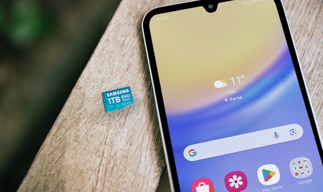 Jak efektywnie wykorzystać kartę pamięci microSD w smartfonie: Wybór, instalacja i zarządzanie danymi (Android)?