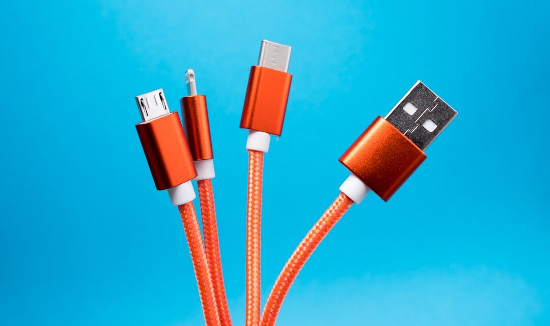 Jak podłączyć telefon do komputera przez USB, aby przenieść pliki: Poradnik dla użytkowników Windows i Mac