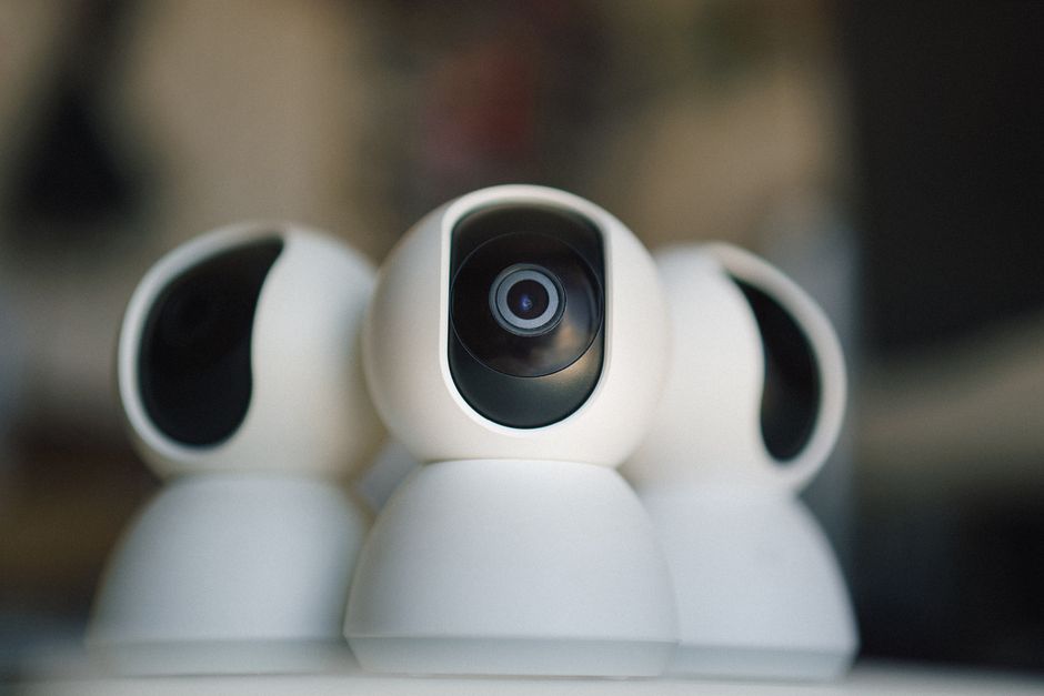 Jak skonfigurować prosty system monitoringu domowego z użyciem tanich kamer IP? (Kategorie: Sprzęt, Komputery, Bezpieczeństwo, Porady ogólne)