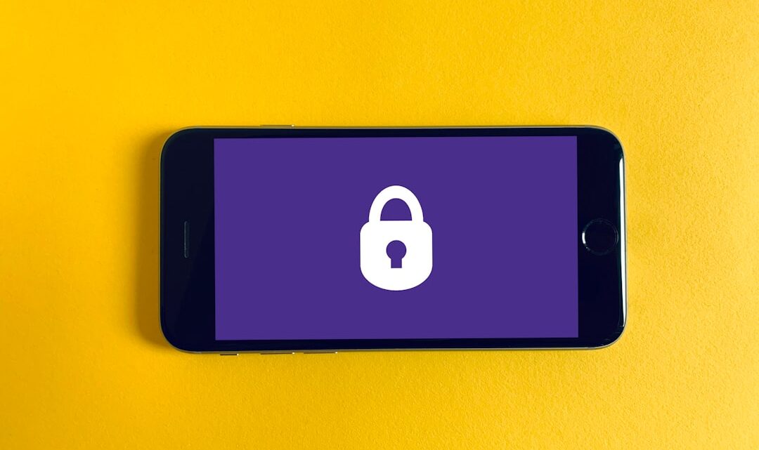 Jak zabezpieczyć smartfon przed kradzieżą i zgubieniem? Praktyczne porady dotyczące lokalizacji i zdalnego blokowania