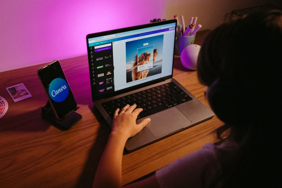Tworzenie prostych grafik i bannerów do social mediów z pomocą narzędzi online: Darmowe alternatywy dla Photoshop (Kategorie: Social Media, Programy, Life hack, AI sztuczna inteligencja)