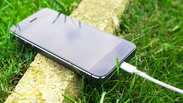 Zaawansowana diagnostyka i optymalizacja zużycia baterii w smartfonie: Jak wykryć i zneutralizować „bateriożerne” aplikacje i procesy (Android/iOS)?