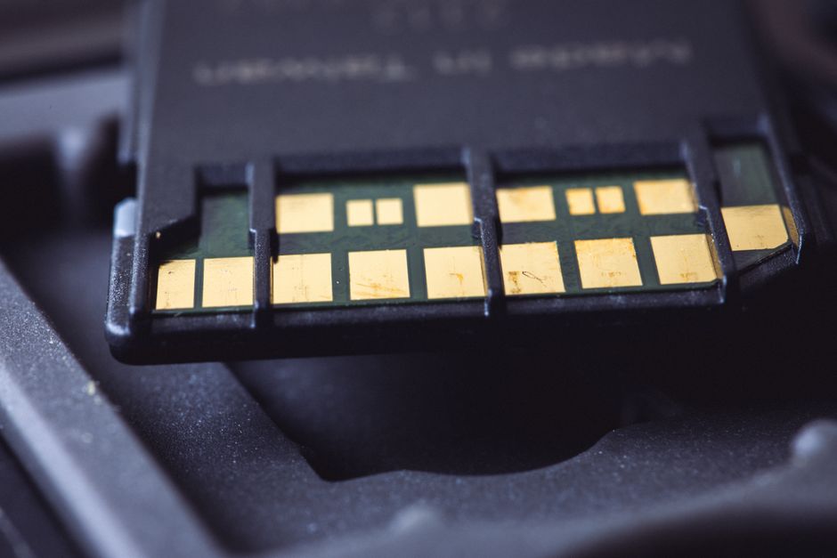 Jak odzyskać dane z fizycznie uszkodzonej lub sformatowanej karty pamięci SD/microSD: Narzędzia i techniki dla różnych typów uszkodzeń?