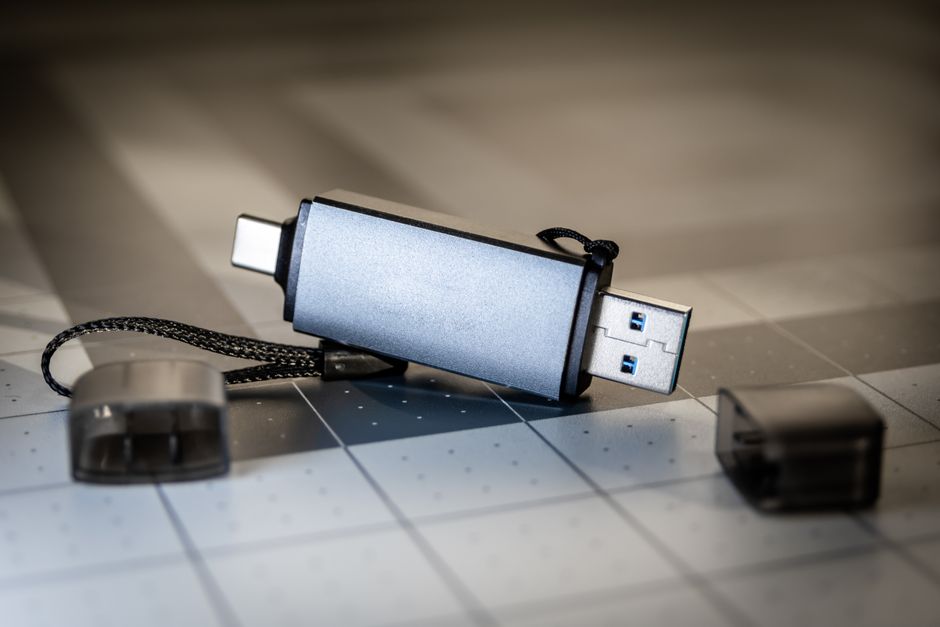 Jak przenieść pliki z telefonu na pendrive lub dysk zewnętrzny bez komputera (USB OTG/iOS)?