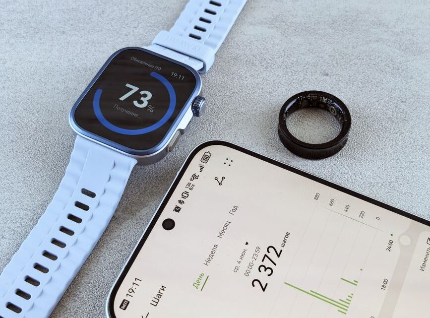 Jak rozwiązać problemy z synchronizacją danych między smartwatchem/opaską fitness a smartfonem (Android/iOS)?