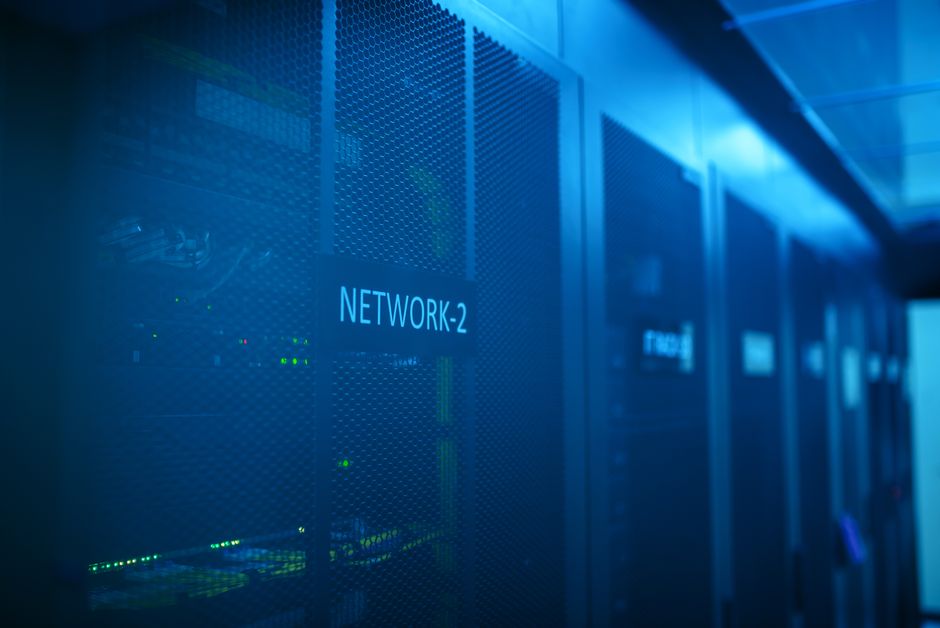 Jak skonfigurować zaawansowany firewall programowy w Windows, Linux i Mac do ochrony przed atakami z sieci?