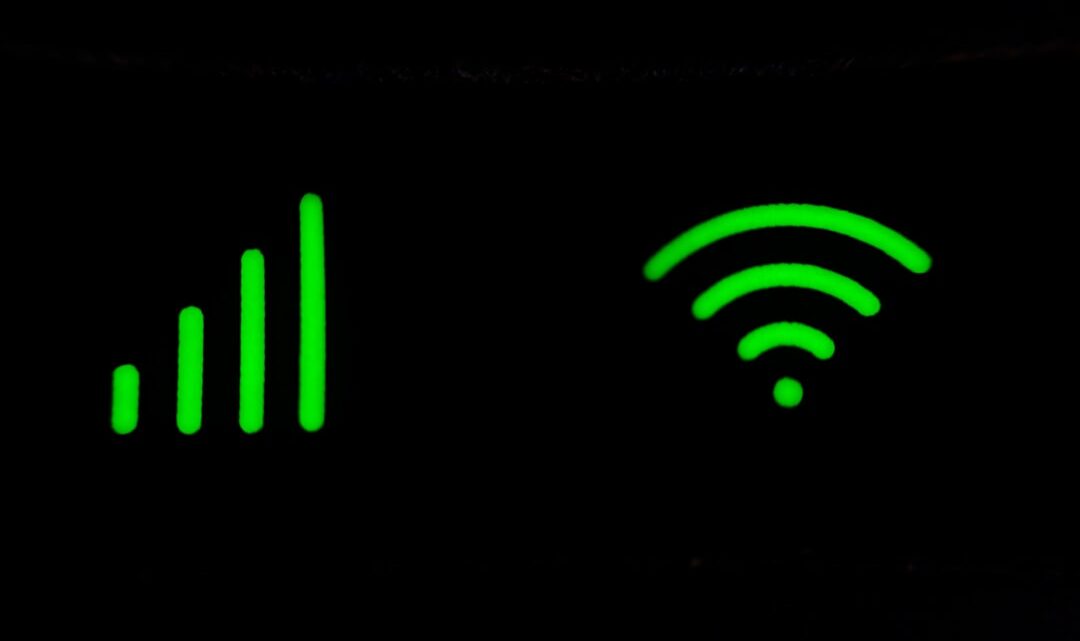 Jak zdiagnozować i naprawić problemy z niskim poziomem sygnału WiFi w laptopie?
