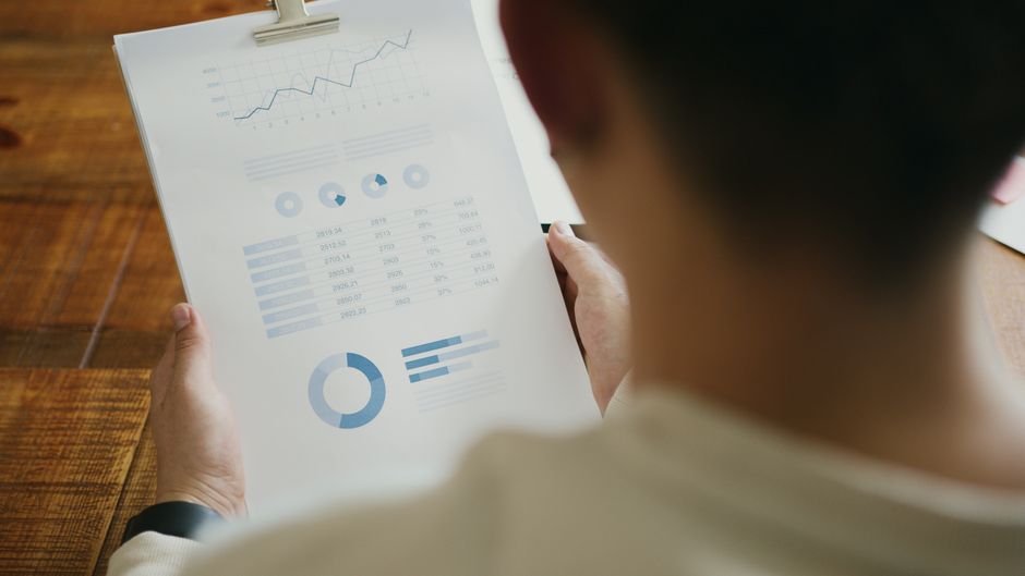 AI w pracy zdalnej: Automatyczne streszczenia spotkań