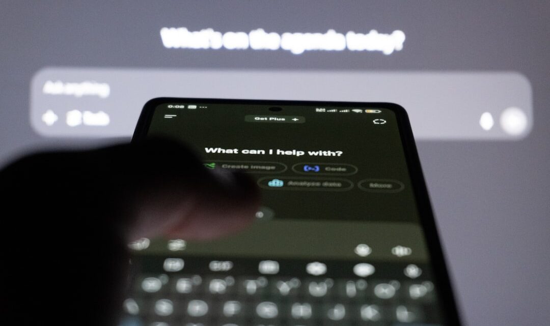 Jak używać funkcji „Live Captions” (Napisy na żywo) w Windows 10/11 i Androidzie: Automatyczna transkrypcja mowy w czasie rzeczywistym do zwiększenia dostępności i produktywności?