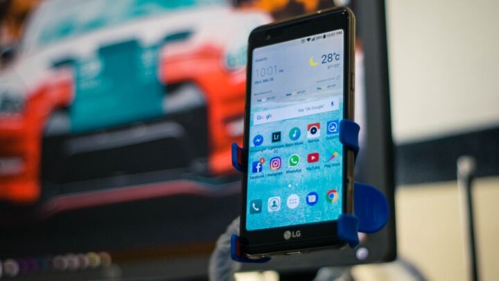 Repurpose stary telefon Android: Czytnik, muzyka, smart home