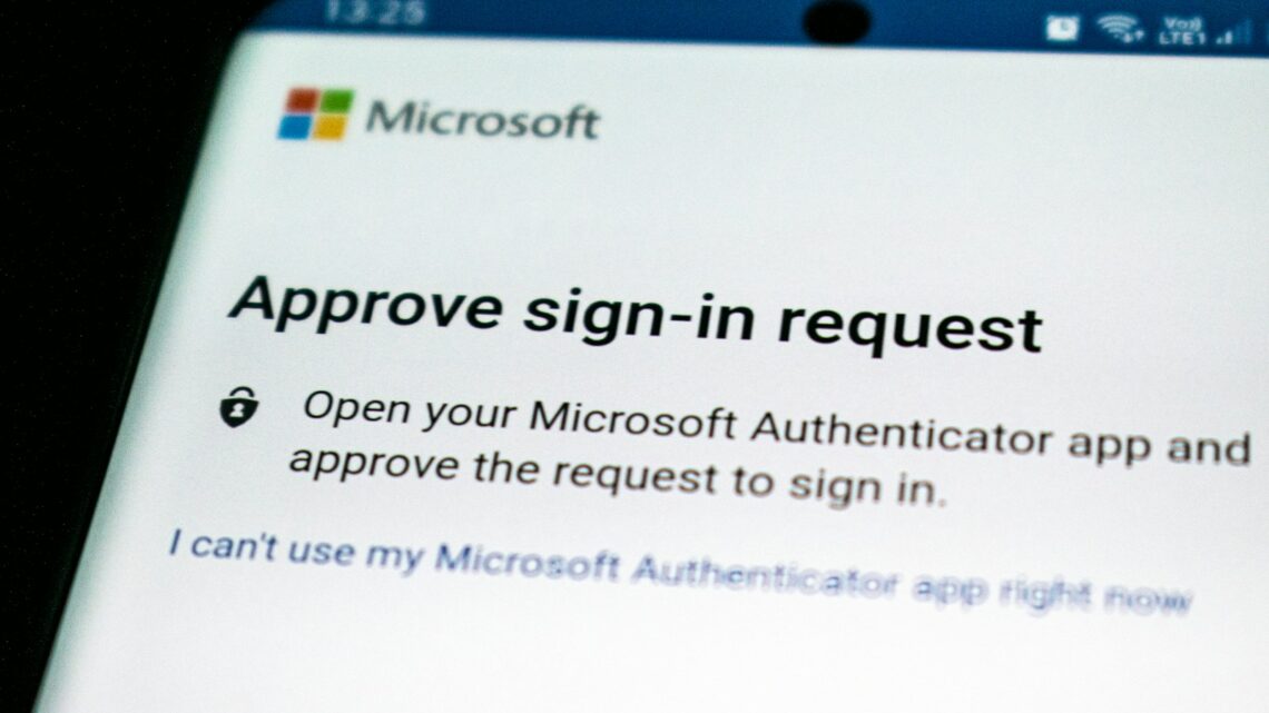 Mobile. Porady-tech.pl: Microsoft Authenticator, jak przenieść na nowy telefon?