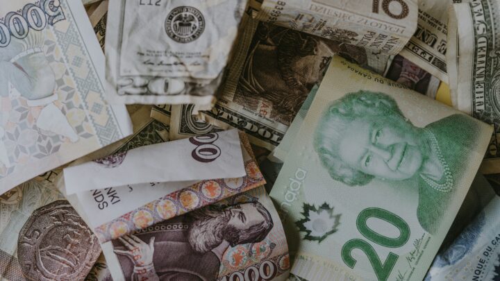 Ile polskich złotych otrzymasz za 100 euro 500 euro 300 euro 200 euro oraz 1000 euro kalkulator kursu wymiany walut?