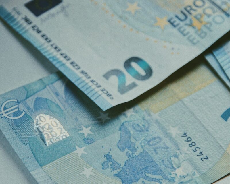 Kiedy warto kupować euro?