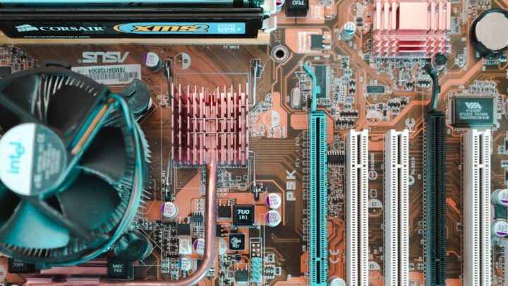 BIOS/UEFI od A do Z: Zaawansowane ustawienia, które poprawią wydajność, bezpieczeństwo i stabilność Twojego komputera.