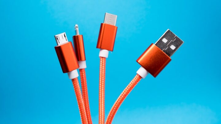 Jak podłączyć telefon do komputera przez USB, aby przenieść pliki: Poradnik dla użytkowników Windows i Mac