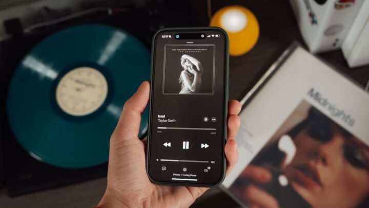 Jak stworzyć efektywną playlistę Spotify (lub innej usługi streamingowej) za pomocą AI: Porady dla miłośników muzyki i twórców treści