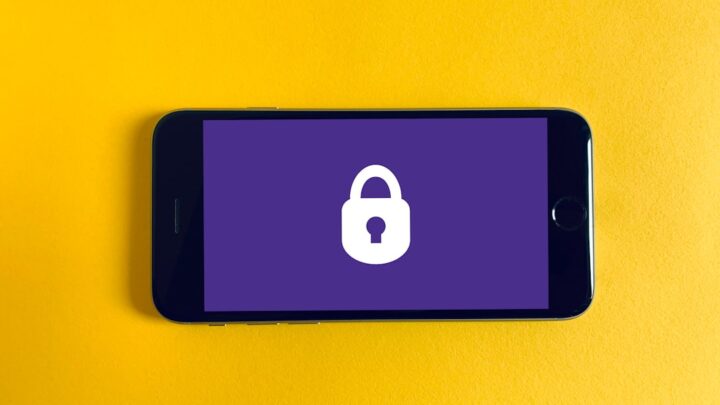 Jak zabezpieczyć smartfon przed kradzieżą i zgubieniem? Praktyczne porady dotyczące lokalizacji i zdalnego blokowania