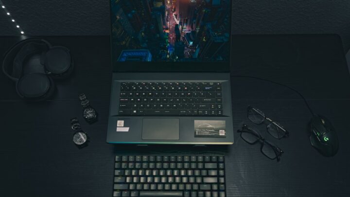 Optymalizacja zużycia energii w laptopach gamingowych: Jak balansować między wydajnością a czasem pracy baterii podczas sesji gamingowych