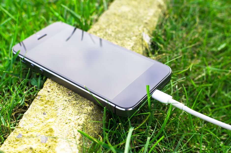 Zaawansowana diagnostyka i optymalizacja zużycia baterii w smartfonie: Jak wykryć i zneutralizować „bateriożerne” aplikacje i procesy (Android/iOS)?