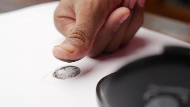 Zaawansowana ochrona przed cyfrowym śledzeniem i fingerprintingiem w przeglądarce: Jak zabezpieczyć swoją tożsamość online?