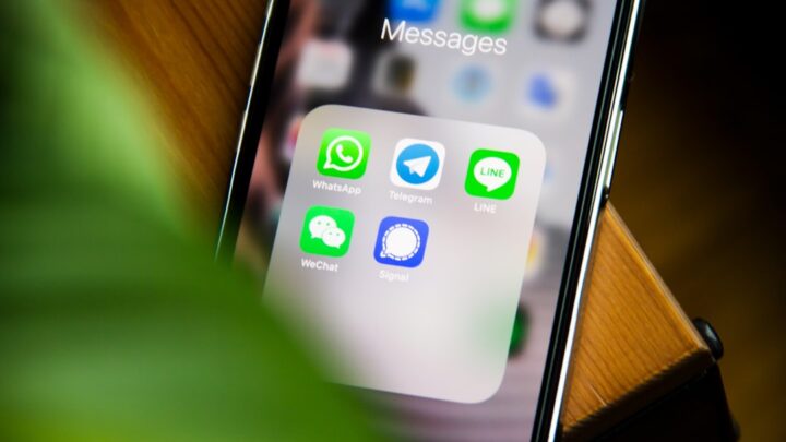 Jak efektywnie korzystać z funkcji szybkiej odpowiedzi i planowania wiadomości w aplikacjach do komunikacji (WhatsApp, Messenger, SMS) na Androidzie?