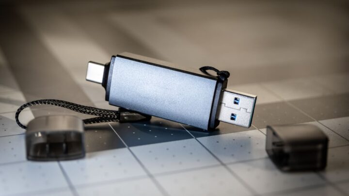 Jak przenieść pliki z telefonu na pendrive lub dysk zewnętrzny bez komputera (USB OTG/iOS)?