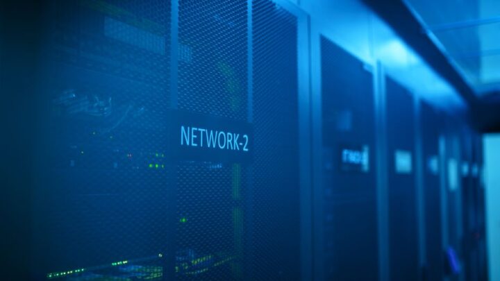 Jak skonfigurować zaawansowany firewall programowy w Windows, Linux i Mac do ochrony przed atakami z sieci?