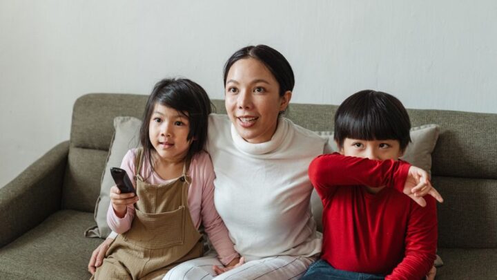 Jak ustawić kontrolę rodzicielską na Smart TV (Samsung, LG, Android TV): Blokowanie treści i zarządzanie czasem oglądania
