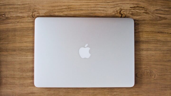 MacBook bateria: Tryb niskiego zużycia i ukryte ustawienia