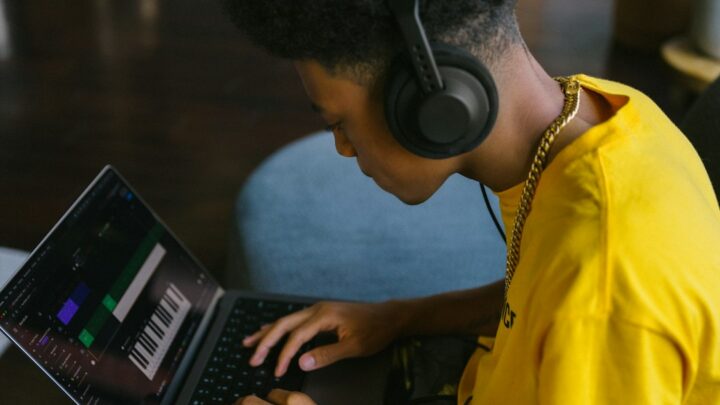 Darmowe DAW: Twórz muzykę z Cakewalk i LMMS