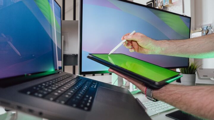 Jak podłączyć zewnętrzny ekran dotykowy do laptopa i RPi