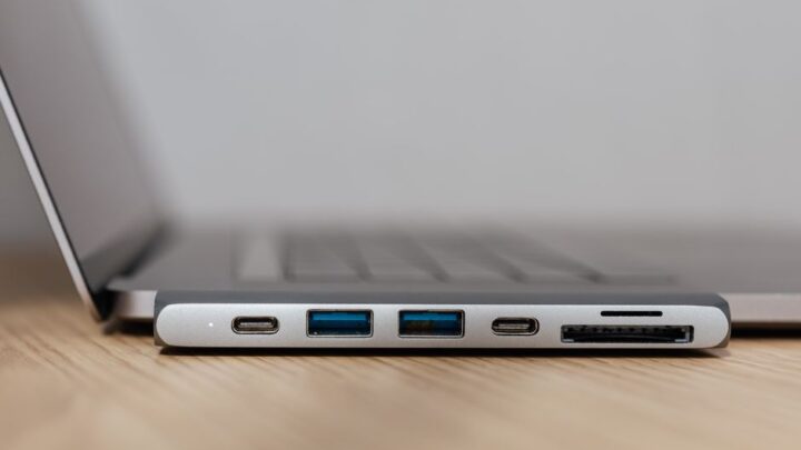 Monitor przenośny USB-C: Praca zdalna i granie w podróży