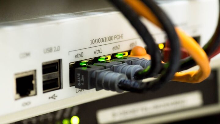 OpenWRT/pfSense na PC/Raspberry Pi: Zaawansowany Router Domowy
