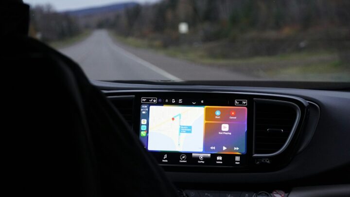 Android Auto i CarPlay: Optymalizacja i Personalizacja